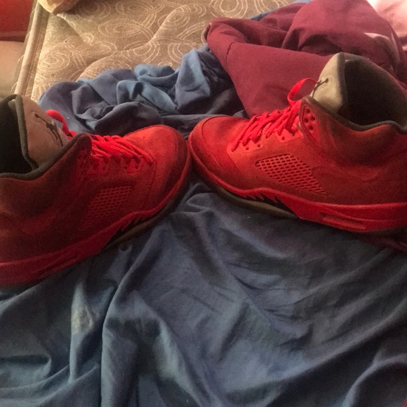 I’m selling my toro retro 5s - Picture 3 of 4